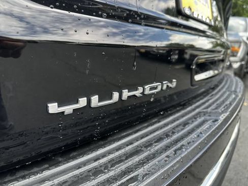Used 2021 GMC Yukon XL SLT w/ SLT Luxury Plus Package AWD/4WD image 46
