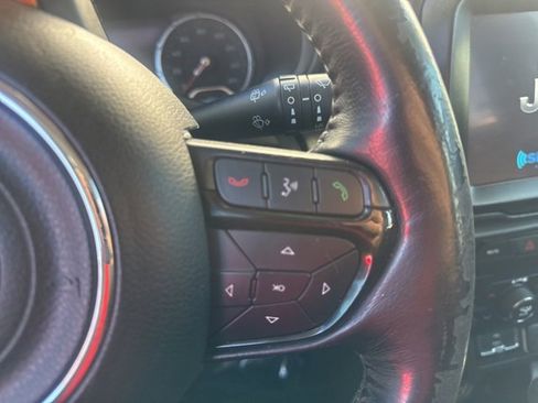 Used 2018 Jeep Renegade Altitude w/ UConnect 8.4 Nav Group image 17