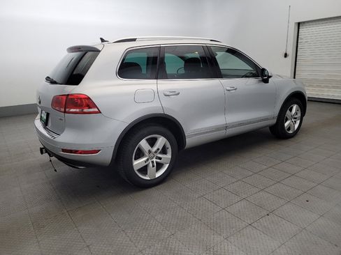 Used 2014 Volkswagen Touareg Lux image 10