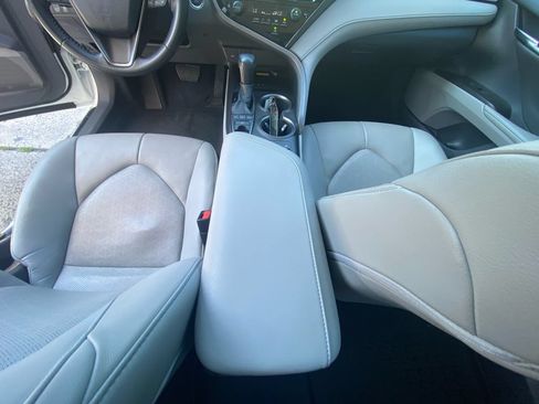 Used 2023 Toyota Camry XSE w/ Navigation Package FWD image 11