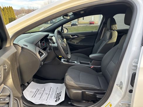 Used 2017 Chevrolet Cruze LT w/ RS Package image 13