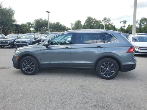 Certified 2023 Volkswagen Tiguan SE w/ Panoramic Sunroof Package FWD image 8