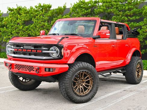 Used 2023 Ford Bronco Outer Banks AWD/4WD image 1