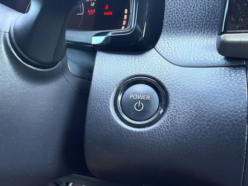 Used 2025 Toyota Camry SE FWD image 18