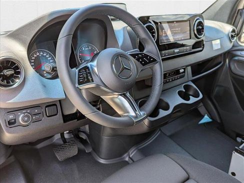 New 2025 Mercedes-Benz Sprinter 2500 image 3