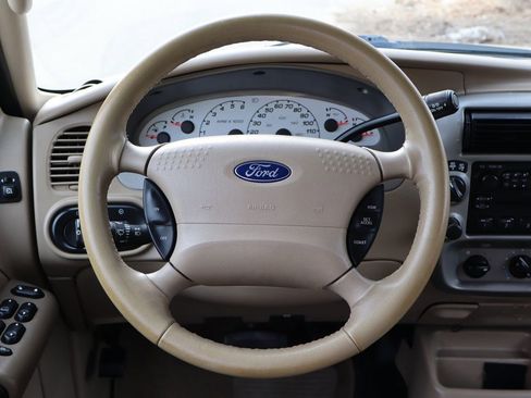 Used 2004 Ford Explorer Sport Trac XLT image 19