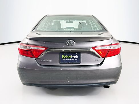 Used 2015 Toyota Camry SE FWD image 7