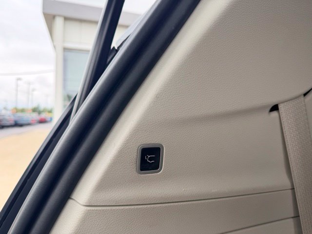Used 2022 Chrysler Pacifica Limited w/ Uconnect Theater Family Group AWD/4WD image 12