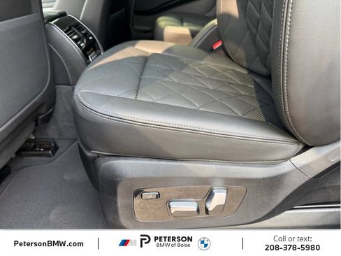 Used 2025 BMW X7 xDrive40i w/ M Sport Package AWD/4WD image 21