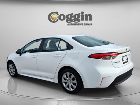 Used 2023 Toyota Corolla LE image 4