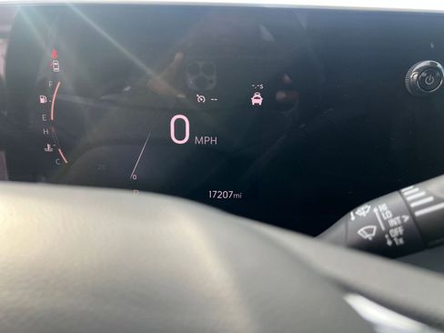 Used 2025 Buick Encore GX Preferred image 40