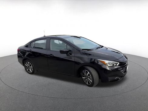 Used 2025 Nissan Versa SV image 2