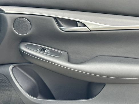 Used 2022 INFINITI QX50 Luxe w/ Appearance Package FWD image 16
