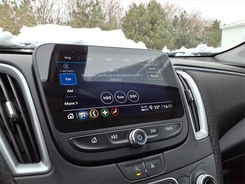 Used 2022 Chevrolet Malibu LT image 17