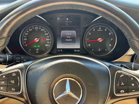Used 2018 Mercedes-Benz GLC 300 4MATIC image 11