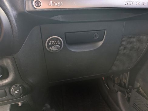 Used 2012 Jeep Wrangler Unlimited Rubicon w/ Connectivity Group image 36