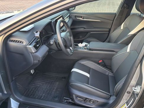 Used 2026 Toyota Camry SE w/ Convenience Package FWD image 10