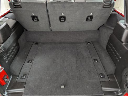 Used 2025 Jeep Wrangler Sahara w/ Safety Group image 21