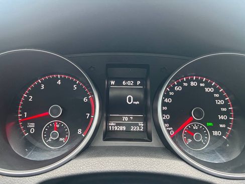 Used 2012 Volkswagen Golf 2-Door FWD image 29