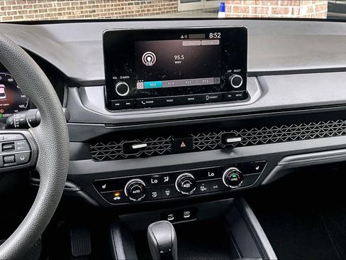 Certified 2023 Honda Accord EX image 40