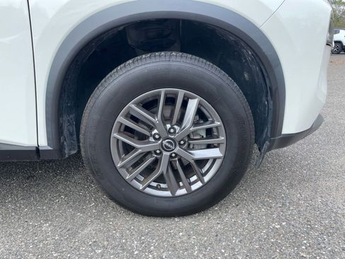 Used 2023 Nissan Rogue S image 29