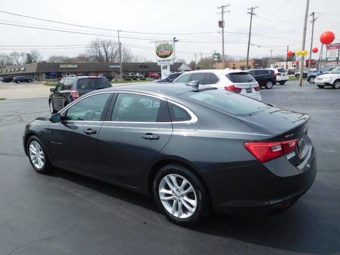 Used 2018 Chevrolet Malibu LT w/ Leather Package image 3