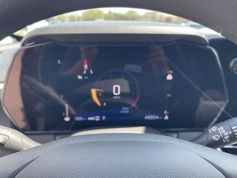 Used 2025 Chevrolet TrailBlazer LT AWD/4WD image 18
