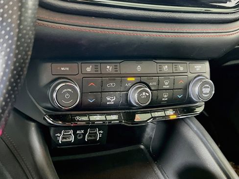 Used 2023 Dodge Durango GT AWD/4WD image 16