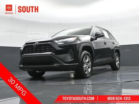 Used 2024 Toyota RAV4 XLE image 40
