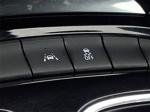 Used 2023 Buick Envision Essence image 26