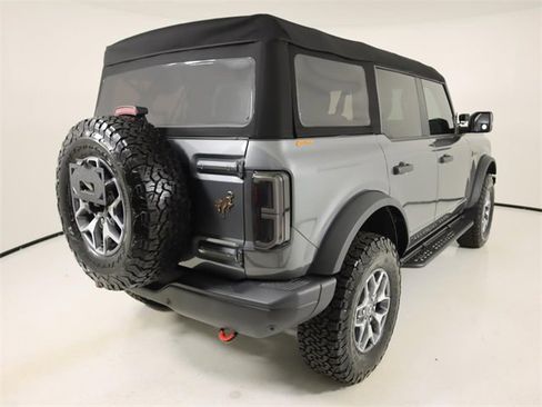 Used 2024 Ford Bronco Badlands image 5