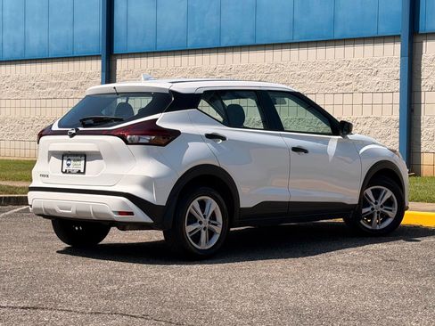 Used 2024 Nissan Kicks S FWD image 5