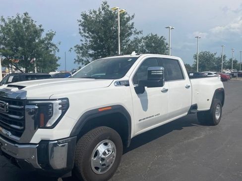 Used 2025 GMC Sierra 3500 SLT w/ SLT Convenience Package AWD/4WD image 5