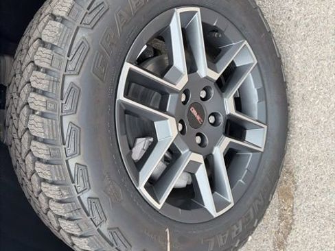 New 2026 GMC Terrain AT4 w/ Technology Package II image 10