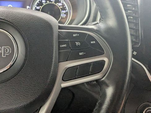 Used 2019 Jeep Cherokee Limited AWD/4WD image 14