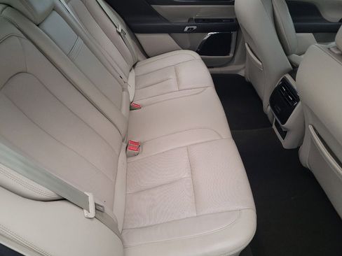 Used 2019 Lincoln Continental Select w/ Continental Climate Package image 19