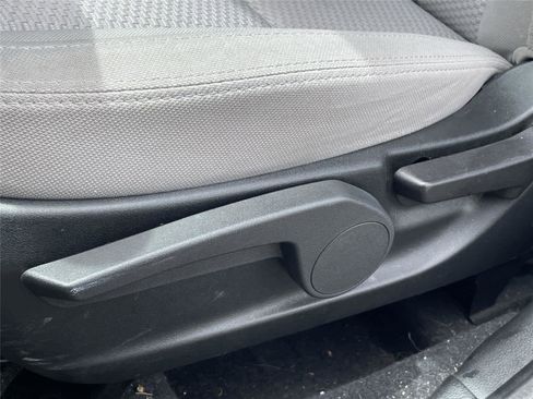 Used 2017 Subaru Forester 2.5i w/ Alloy Wheel Package AWD/4WD image 12