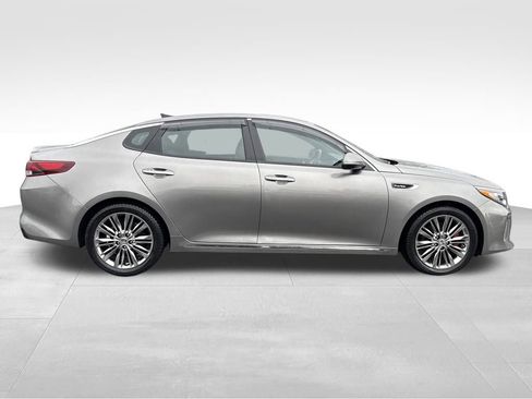 Used 2017 Kia Optima SX image 10
