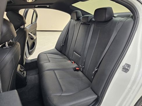 Used 2015 BMW 320i Sedan image 24
