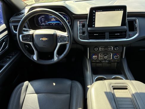 Used 2023 Chevrolet Suburban LT RWD image 21