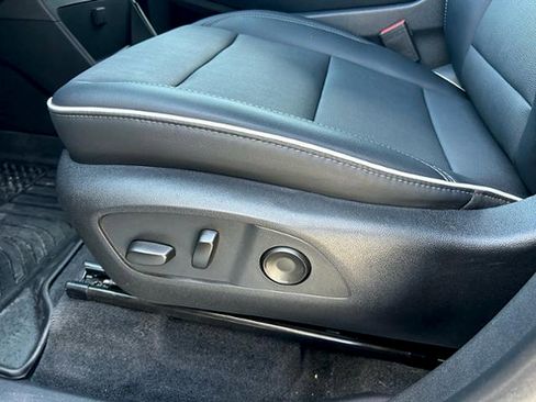 Used 2025 Buick Enclave Preferred FWD image 20