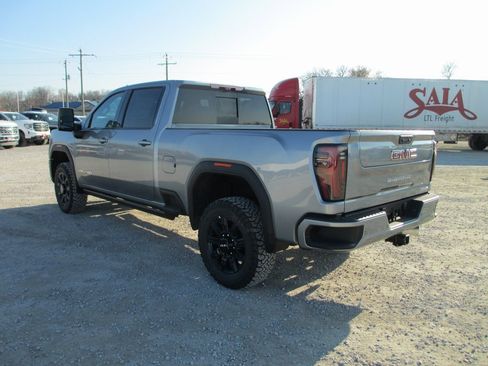 New 2026 GMC Sierra 2500 AT4 w/ AT4 Premium Plus Package image 8