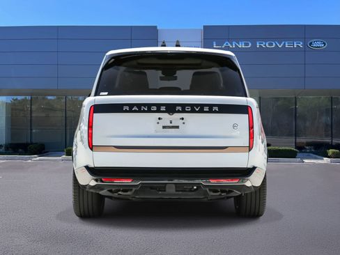 Used 2023 Land Rover Range Rover SV AWD/4WD image 5