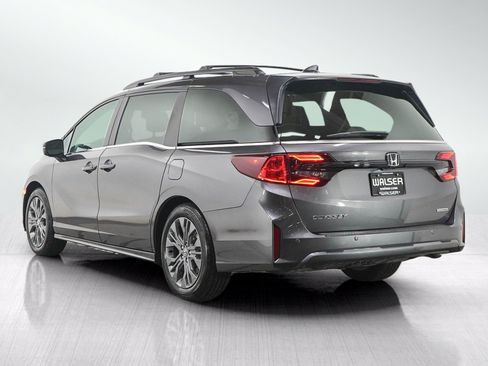 Used 2026 Honda Odyssey Touring image 3