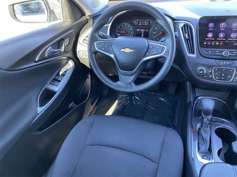 Used 2022 Chevrolet Malibu LT image 15