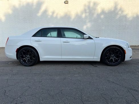 Used 2019 Chrysler 300 S RWD image 1
