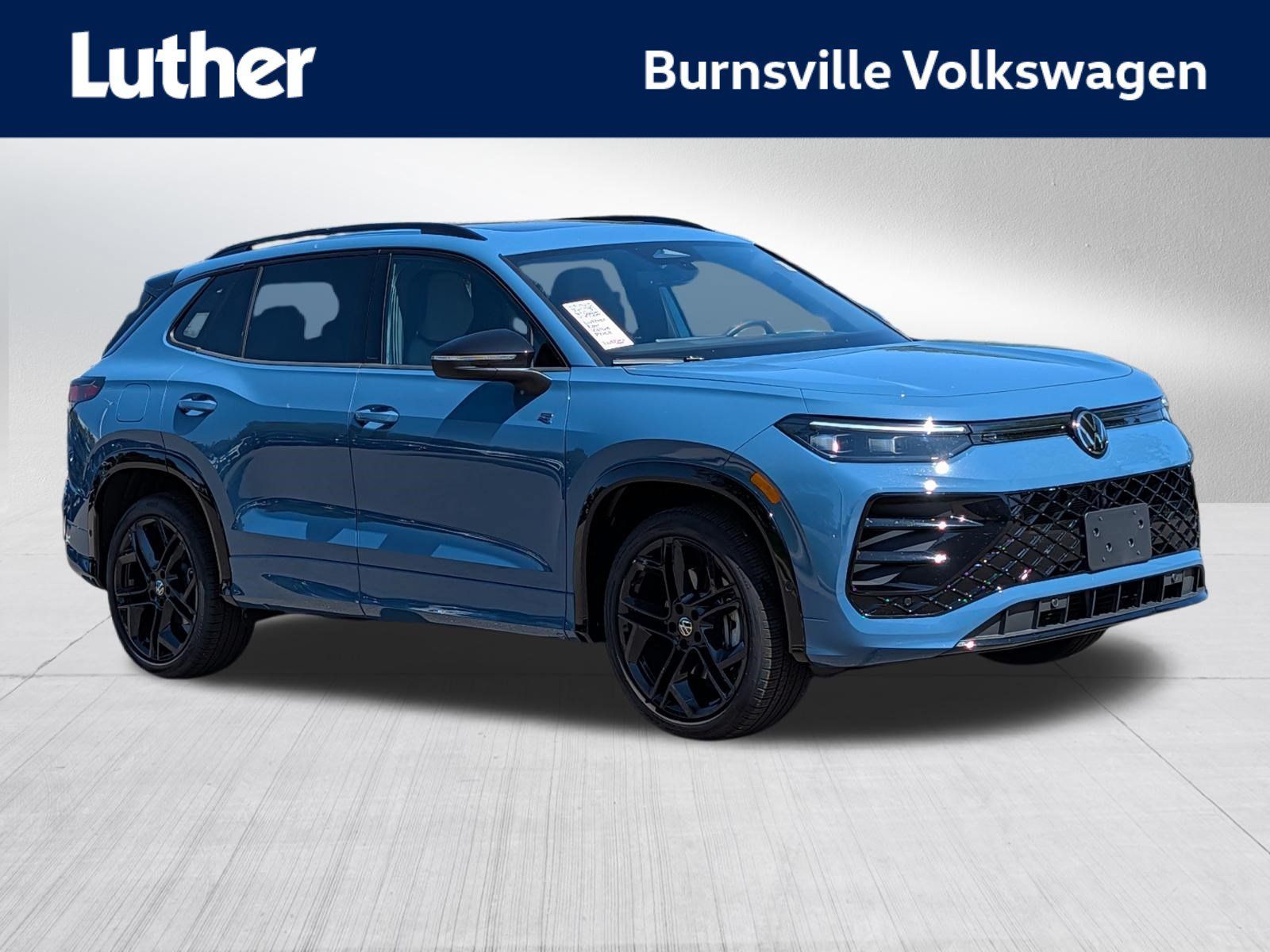 Certified 2026 Volkswagen Tiguan SE R-Line AWD/4WD image 1