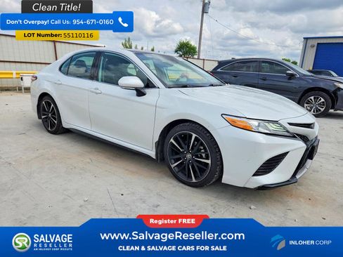 Used 2020 Toyota Camry XSE w/ Navigation Package FWD image 5