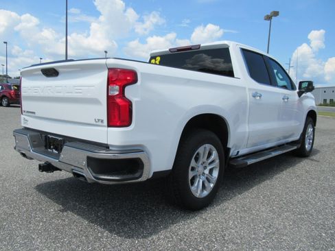 Used 2023 Chevrolet Silverado 1500 LTZ w/ Z71 Off-Road Package AWD/4WD image 7