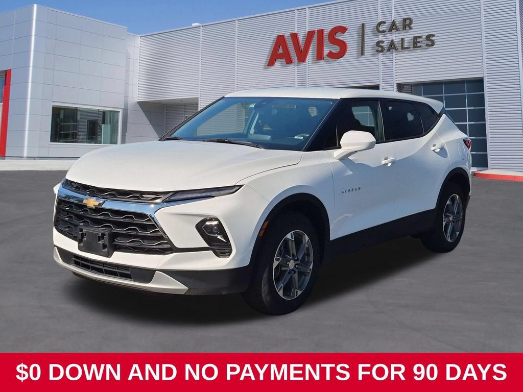 Used 2025 Chevrolet Blazer LT FWD image 1